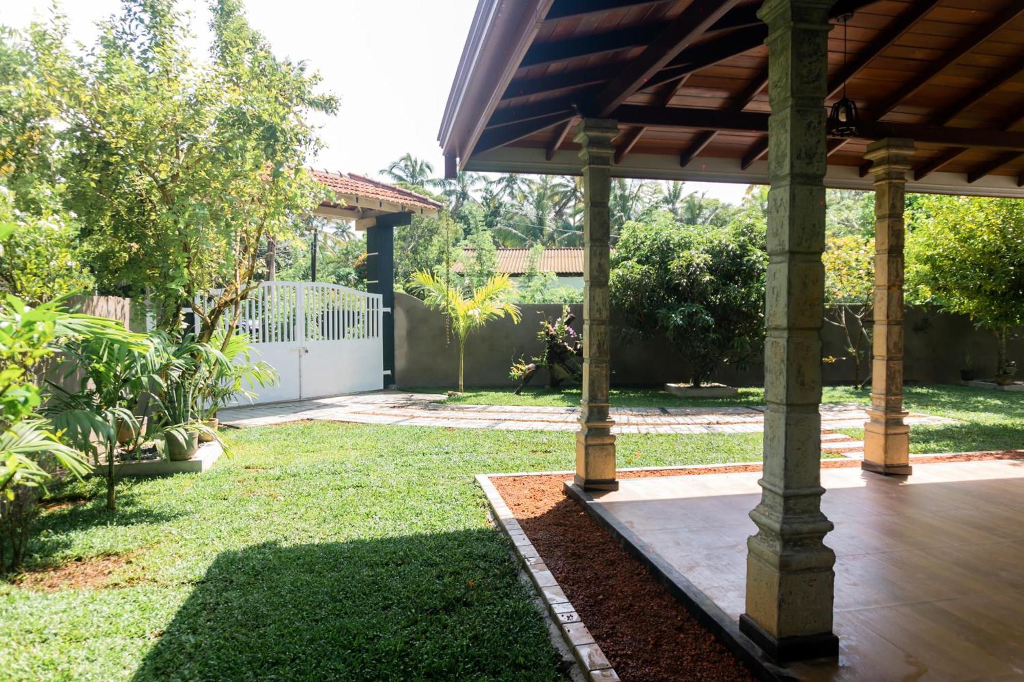Villa Tropical Oasis Balapitiya Bagian luar foto